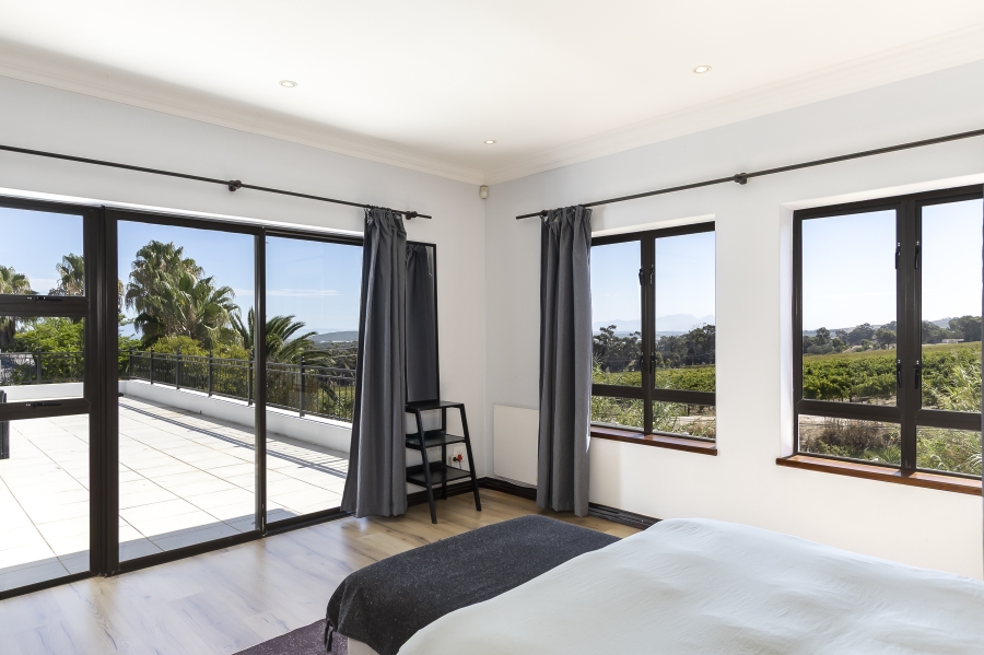 To Let 4 Bedroom Property for Rent in Heldervue Western Cape